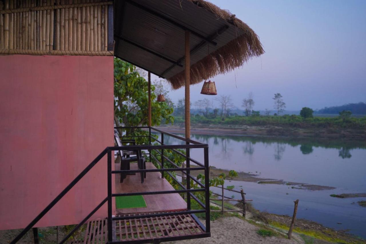 Bamby Chilling House - Feel The Nature Sauraha Ngoại thất bức ảnh