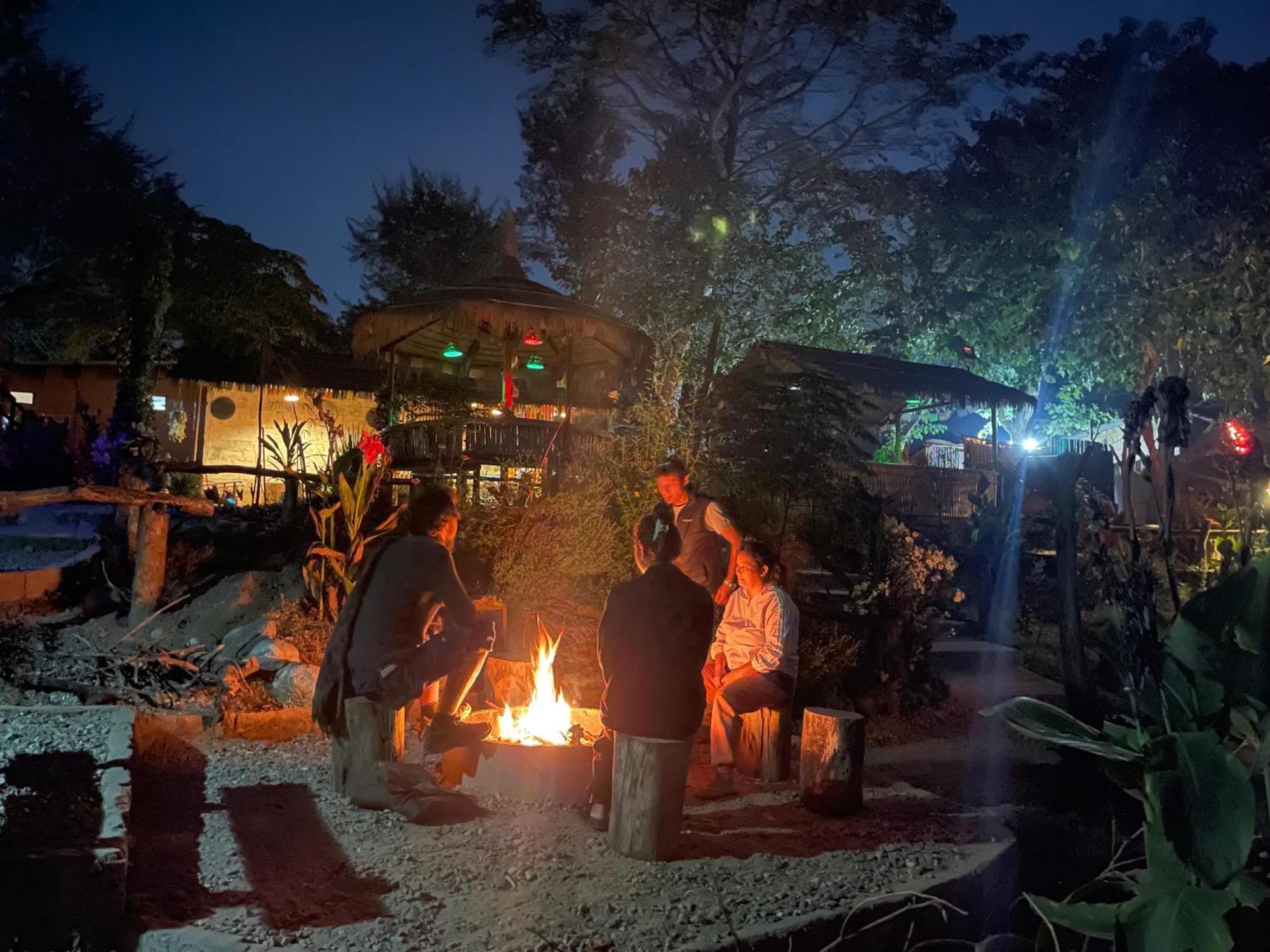 Bamby Chilling House - Feel The Nature Sauraha Ngoại thất bức ảnh