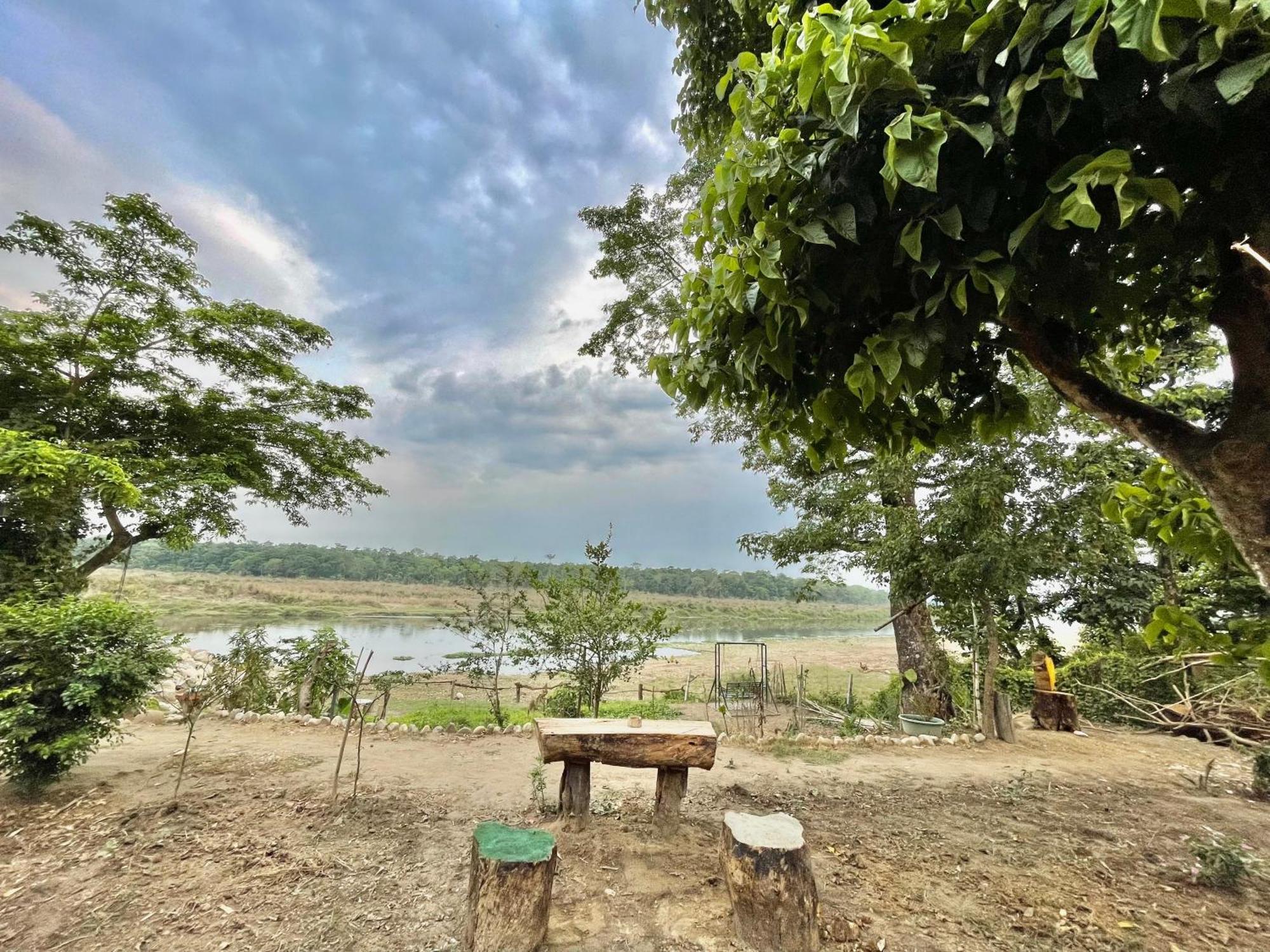 Bamby Chilling House - Feel The Nature Sauraha Ngoại thất bức ảnh