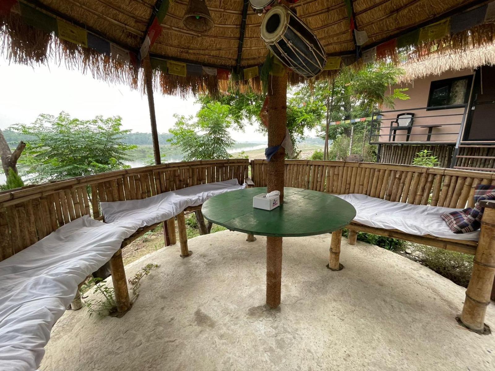 Bamby Chilling House - Feel The Nature Sauraha Ngoại thất bức ảnh