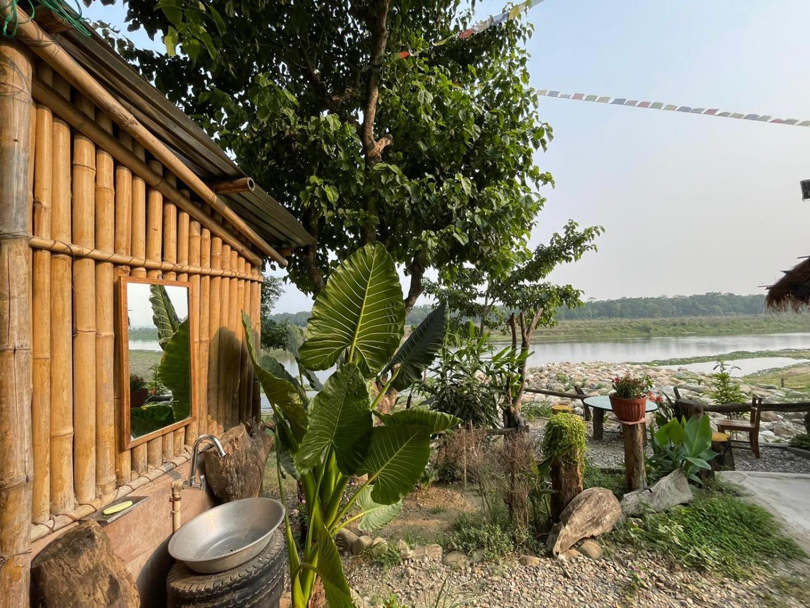 Bamby Chilling House - Feel The Nature Sauraha Ngoại thất bức ảnh