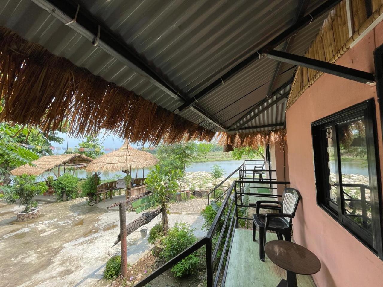 Bamby Chilling House - Feel The Nature Sauraha Ngoại thất bức ảnh