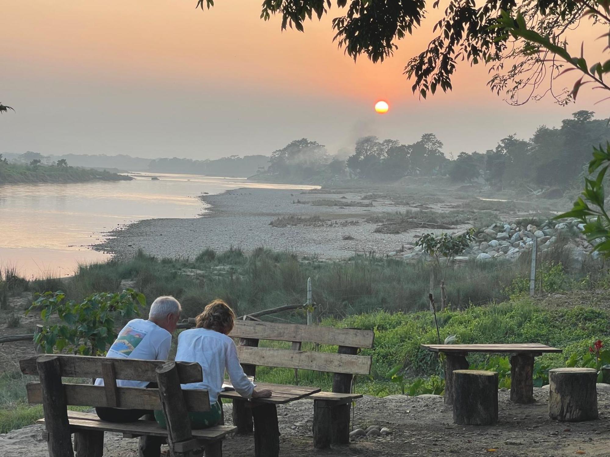 Bamby Chilling House - Feel The Nature Sauraha Ngoại thất bức ảnh
