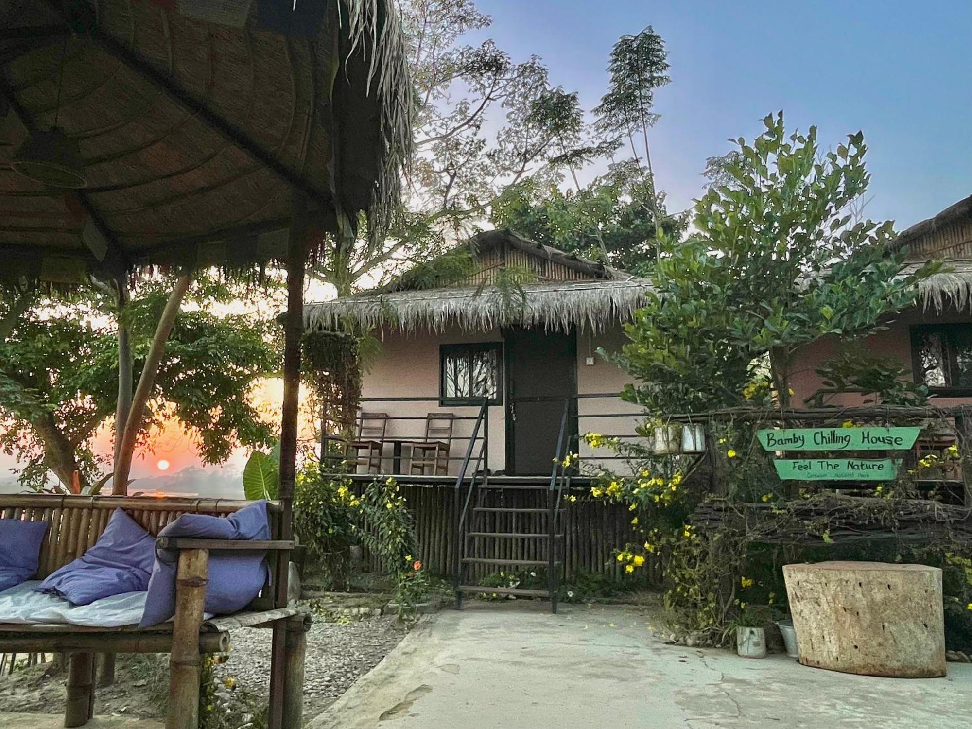 Bamby Chilling House - Feel The Nature Sauraha Ngoại thất bức ảnh
